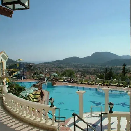 Royal Park Artemisia Club فندق 2*