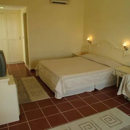 Royal Park Artemisia Club فندق أولدينيس