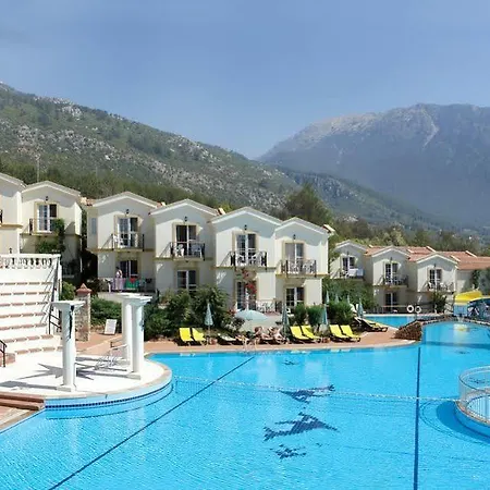 Royal Park Artemisia Club فندق